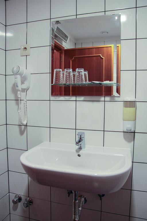 Hotel Kamanga Tomar Luaran gambar