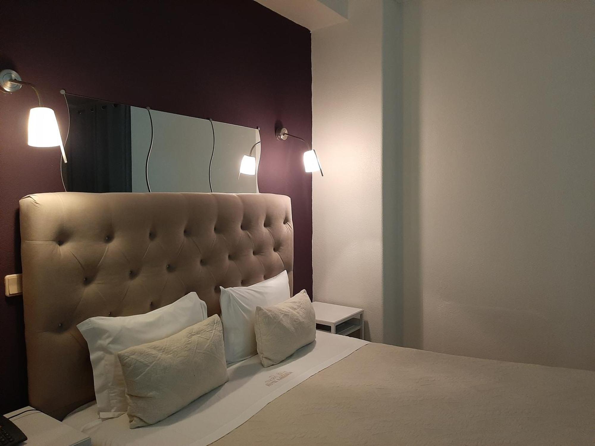 Hotel Kamanga Tomar Luaran gambar