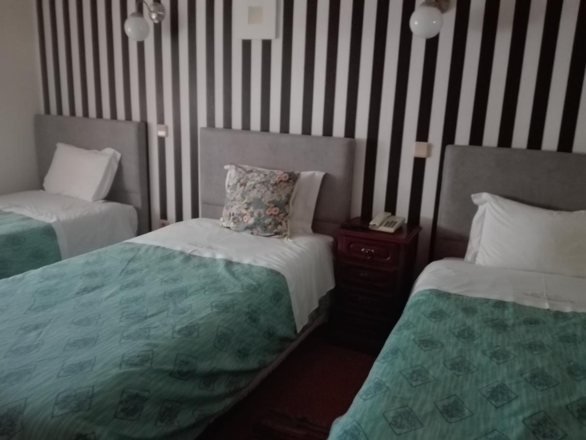 Hotel Kamanga Tomar Luaran gambar