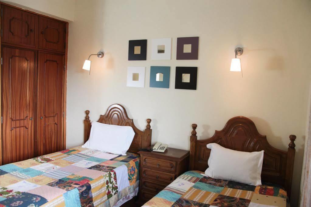 Hotel Kamanga Tomar Luaran gambar
